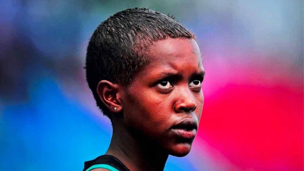 A Leap of Faith: Barefoot Faith Kipyegon’s Dramatic Arrival on World Stage in Punta Umbria, Spain